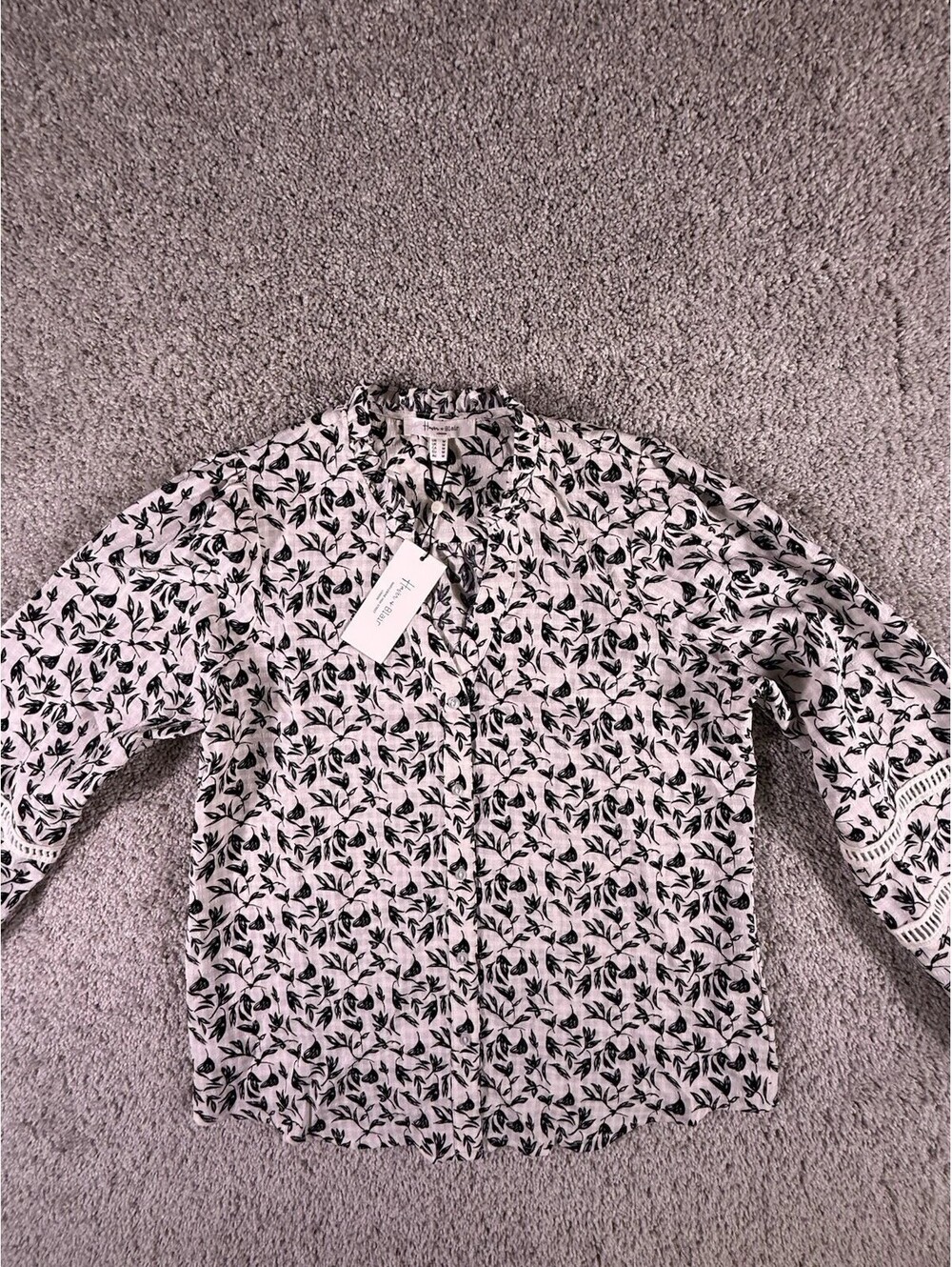 NWT Haver + Blair Women’s Floral Blouse Size Medium Black and White